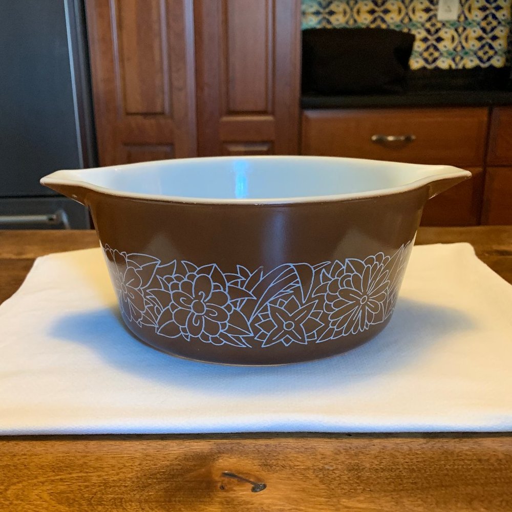 Pyrex Vintage Woodland 2 Handled Dish 474-B 1.5 Qt